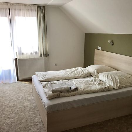 Herold Panzio Dunabogdány Esterno foto